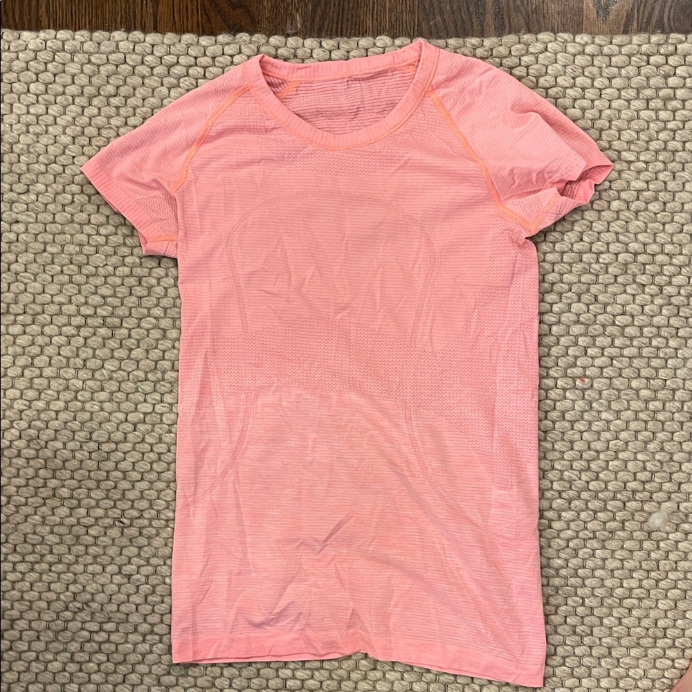 Lululemon Coral Pink Short Sleeve Swift Tee Size 6